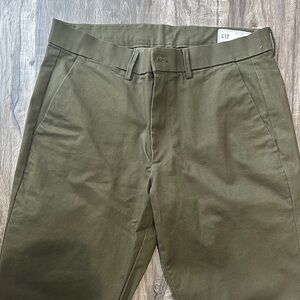 GAP Men's Flex Olive Pants Slim Fit
